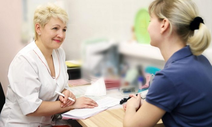 Пациент консультируется с врачом Консультация с доктором