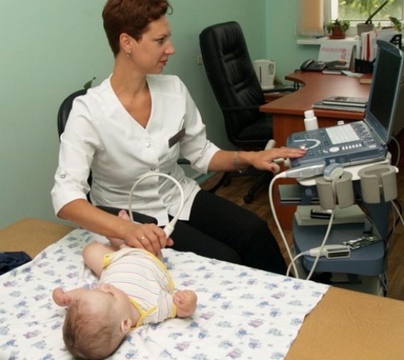 Проведение УЗИ тазобедренного сустава у ребенка УЗИ тазобедренного сустава